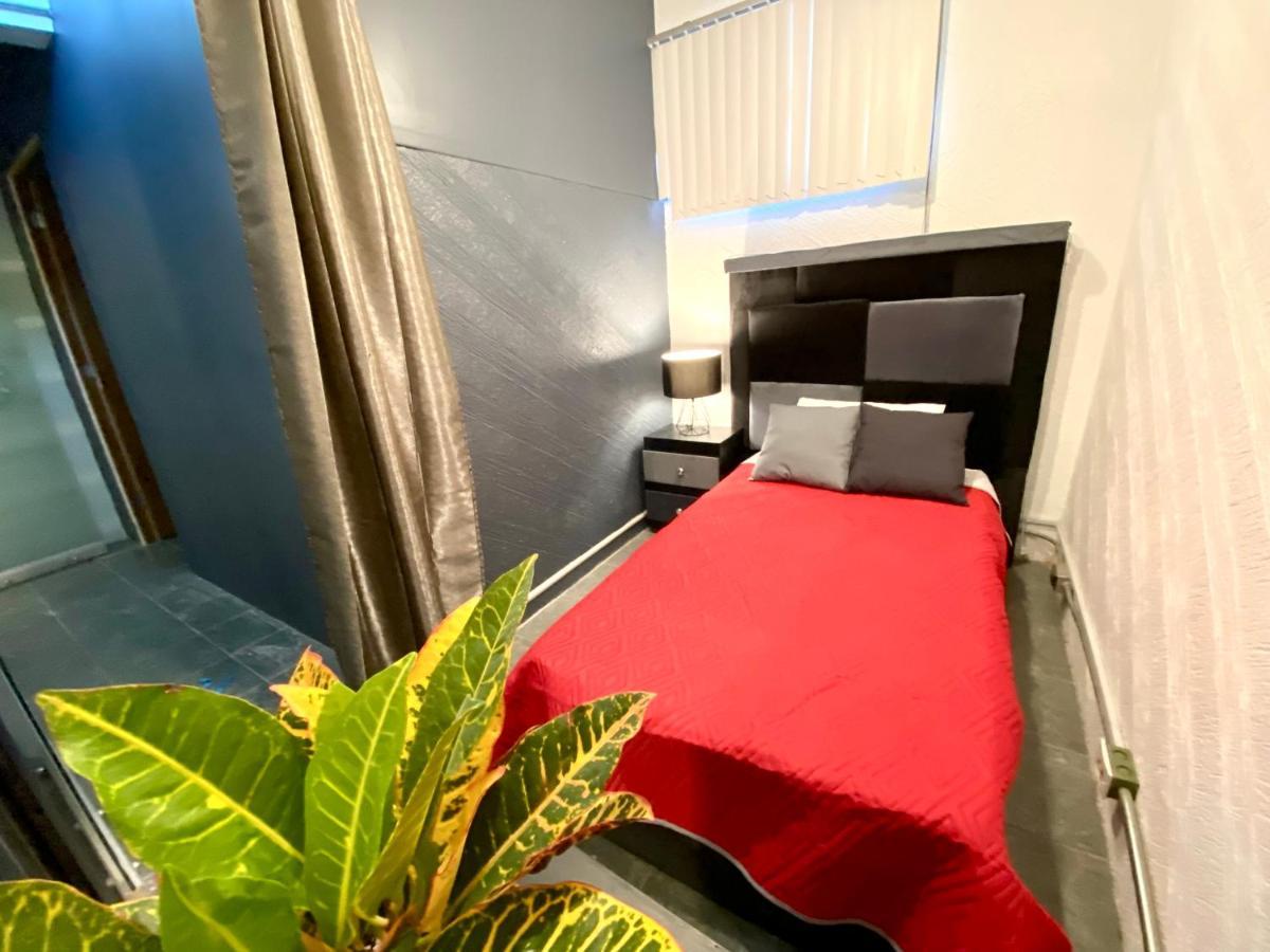 Roomies Hostel Reforma-El Angel Мехико Экстерьер фото